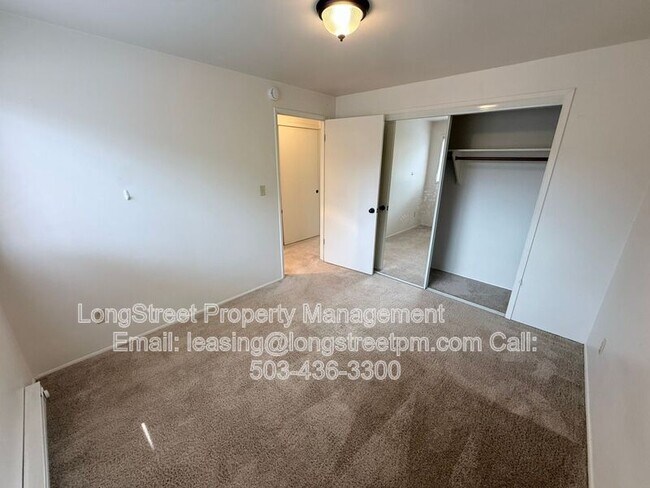 Building Photo - 2612 NW Tyler Ave