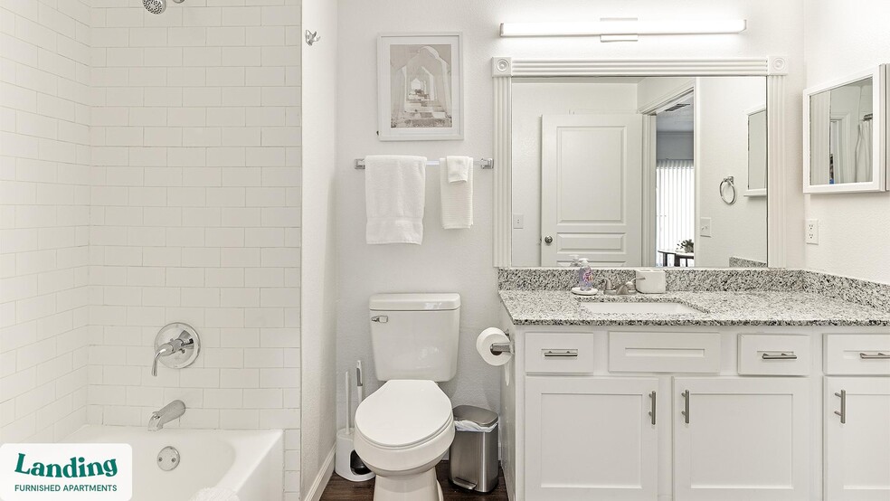 Building Photo - 1000 Henderson St