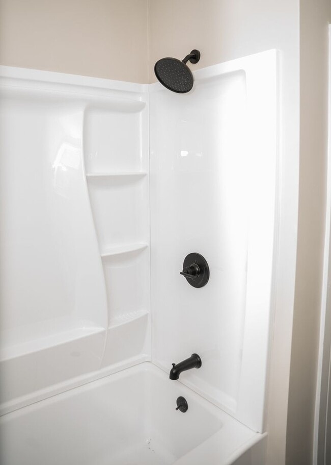 Building Photo - 3950 Locust Grove Rd