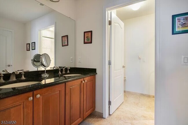 Building Photo - 25 Woodstone Cir
