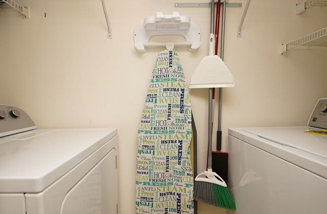 Building Photo - First Floor Condo in Bluewater Bay