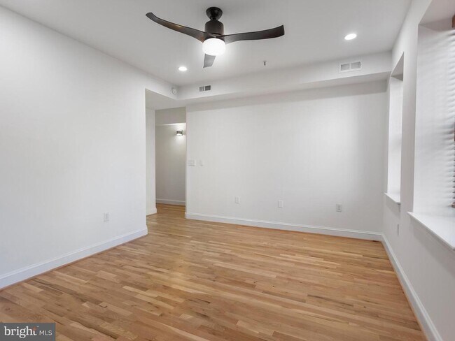 Building Photo - 1417 Chapin St NW