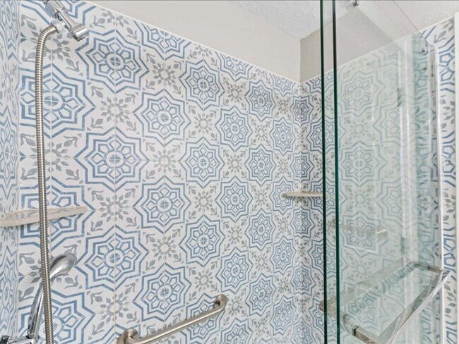 Building Photo - Charming 3 Bedroom Renovated Retreat: Cozy Home with New Upgrades in Serene Neighborhood