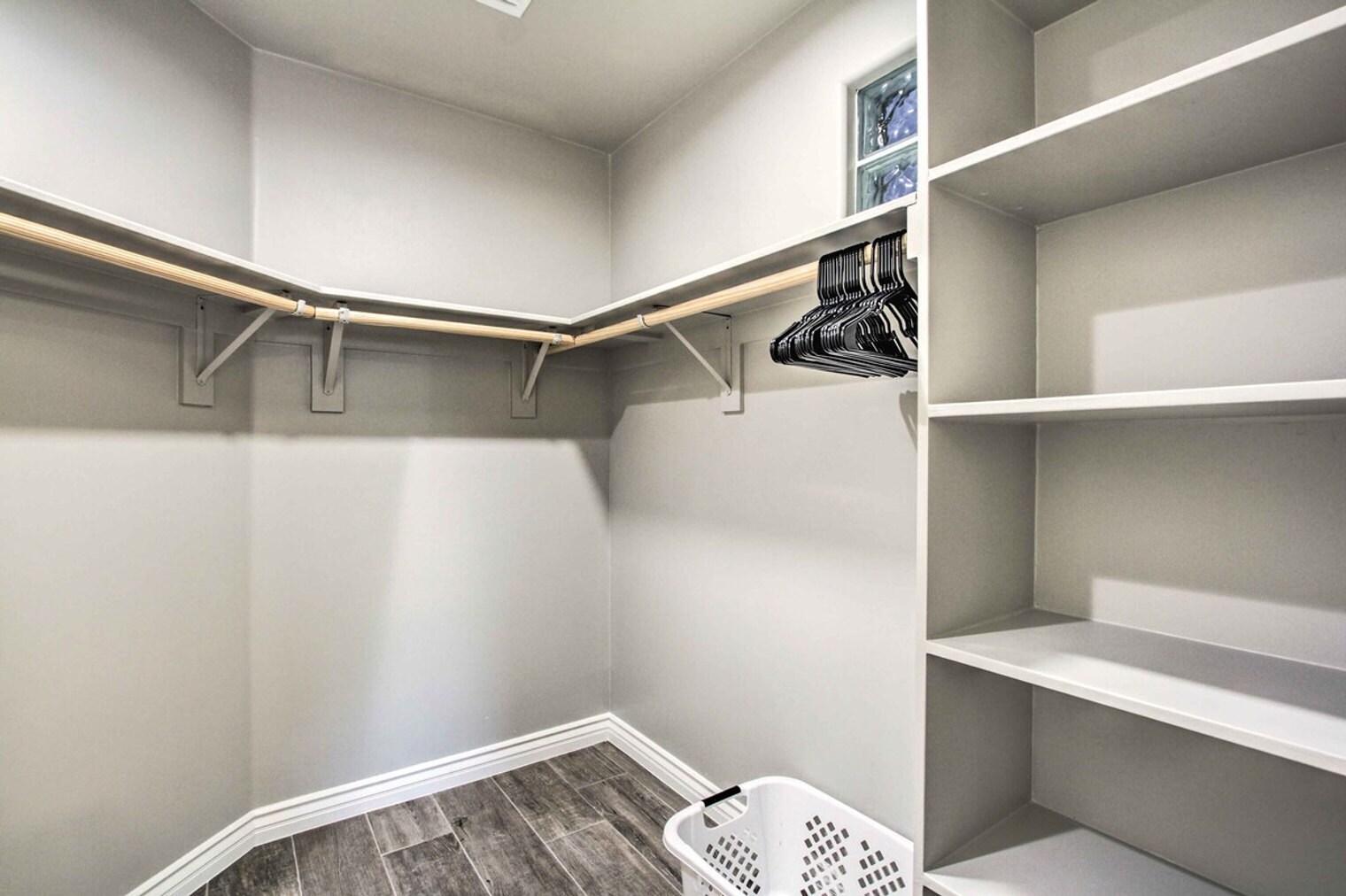 Building Photo - 6145 E Cave Creek Rd