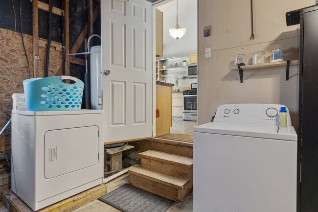 Building Photo - 4911 S Cincinnati Ave