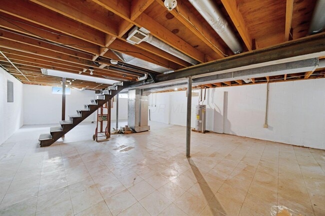 Building Photo - 921 Beechwood Rd