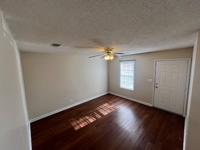 Building Photo - 102 A TENNESSEE AVE OAK GROVE KY 42262