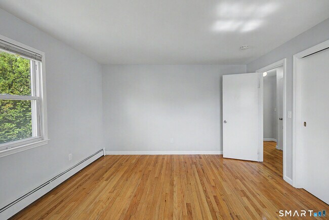 Building Photo - 22 Treat Ave