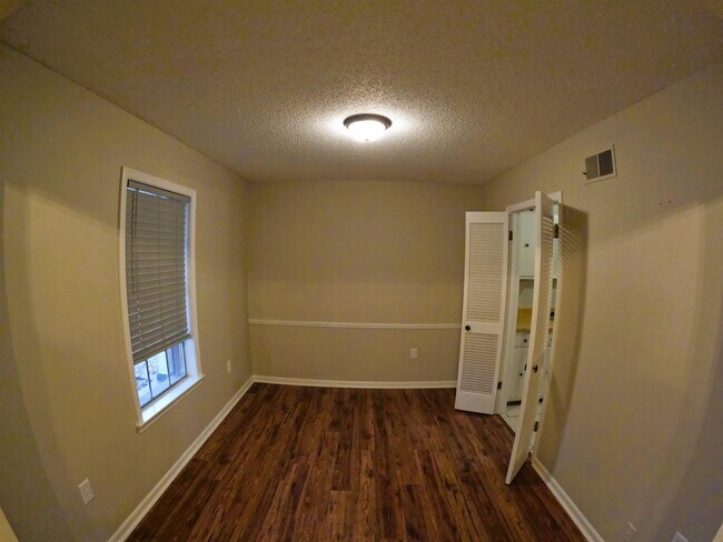 Building Photo - 6541 Deermont Dr