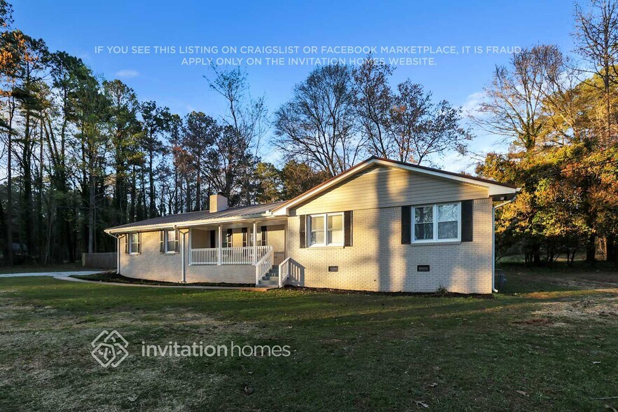 Building Photo - 5 Fern Cir