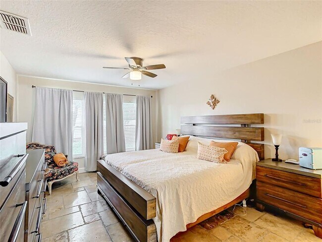 Building Photo - 6602 Imperial Oak Ln