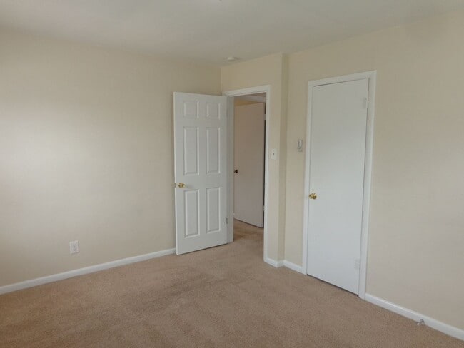 Building Photo - 4638 Coronet Ave