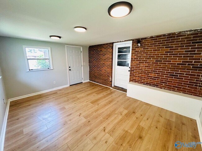 Building Photo - 3606 NW Kenard Ave