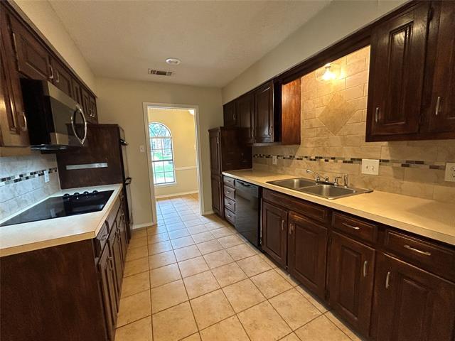 Building Photo - 7516 Woodhaven Dr