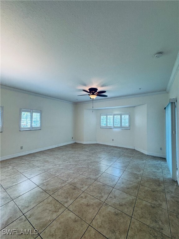 Building Photo - 12101 Santaluz Dr