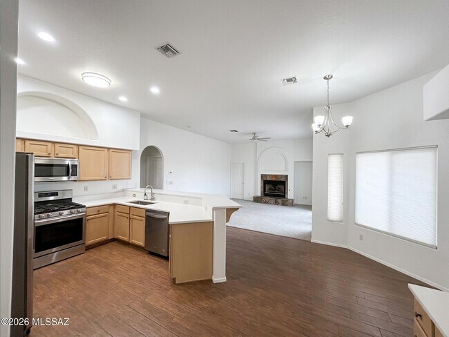Building Photo - 12490 N Wayfarer Way