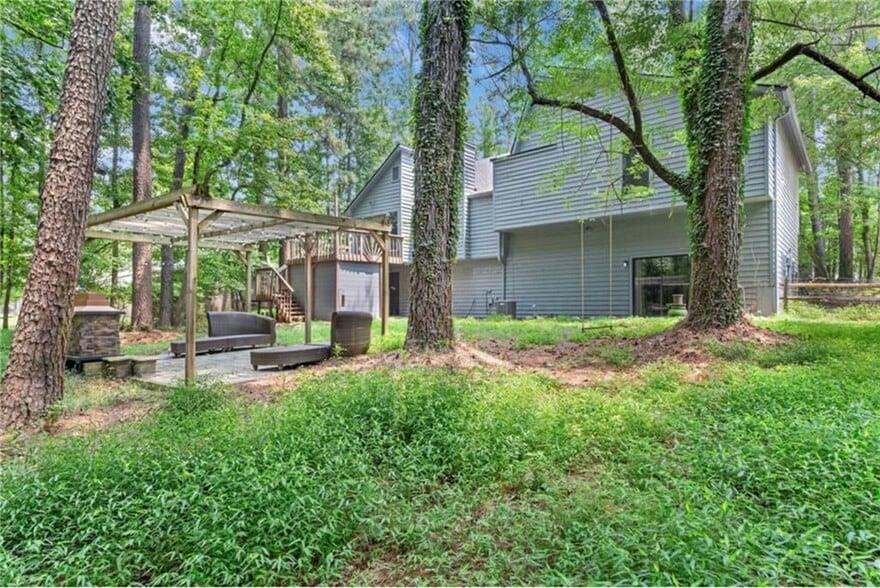 Building Photo - 5281 W Jones Bridge Rd