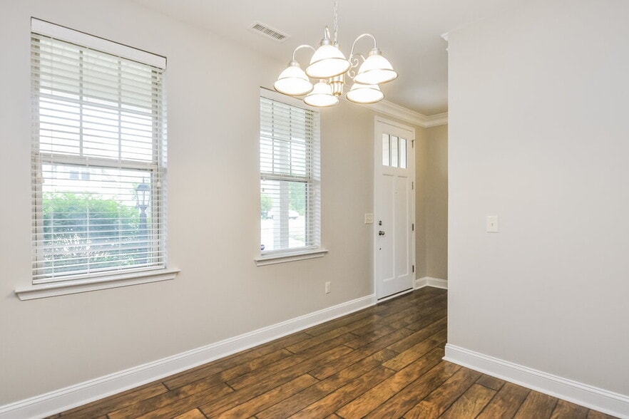 Building Photo - 206 Callahan Trail