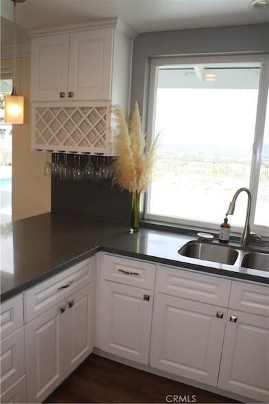 Building Photo - 761 W Country Hills Dr