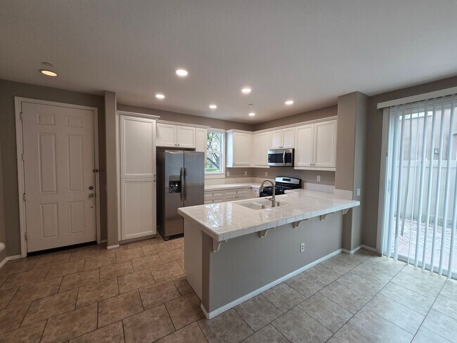 Building Photo - 3+3 condo at Orbella in Oxnard - Close to Beaches and Channel Islands Harbor
