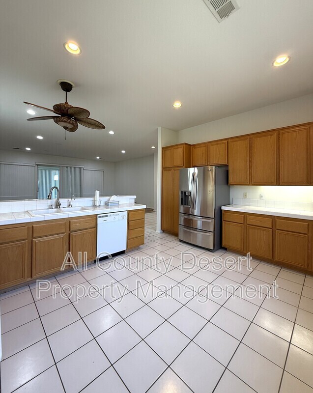 Building Photo - 74594 Moss Rose Dr