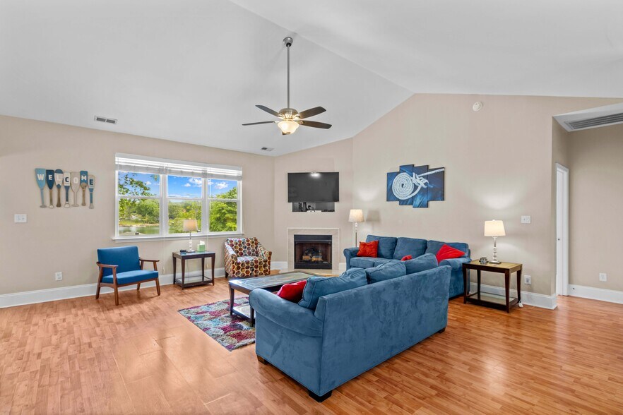 Building Photo - 7228 Lynbrook Cir