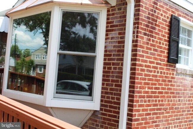 Building Photo - 3808 Delano St