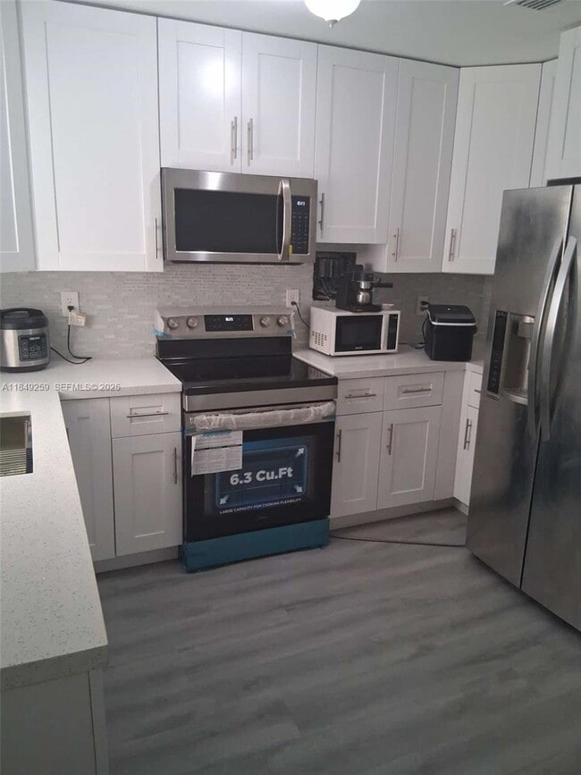 Building Photo - 400 NE 161st St