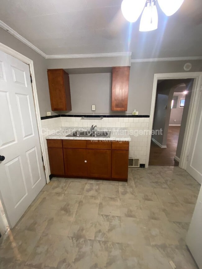 Building Photo - 5516 Fairridge Ct