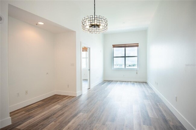 Building Photo - 1208 E Kennedy Blvd