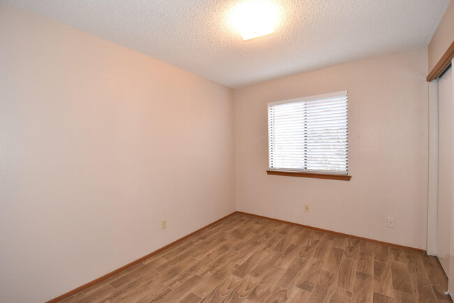 Building Photo - 11234 Red Hawk Ln