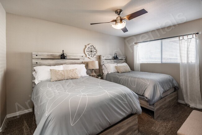 Building Photo - FURNISHED POOL HOME FOR APRIL 2026