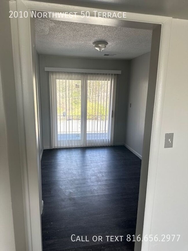 Building Photo - 2010 NW 50 Terrace