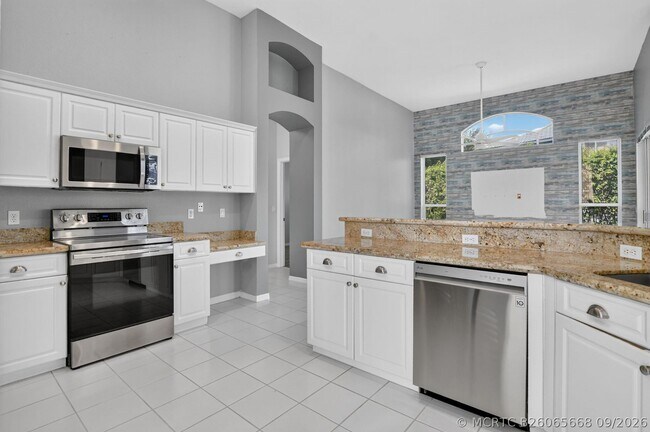 Building Photo - 10031 Lexington Estates Blvd
