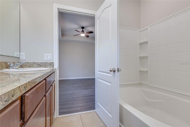 Building Photo - 2221 Betsy Ross Ln