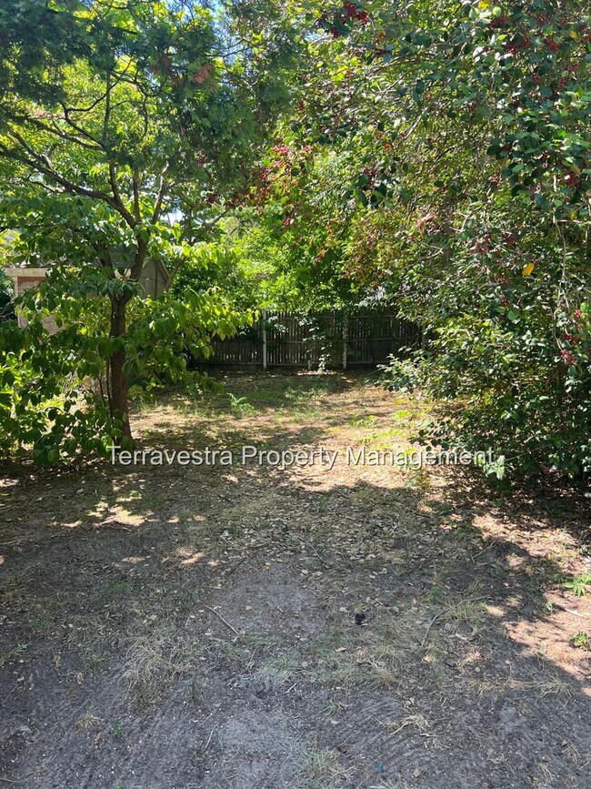 Building Photo - 4 Bedroom, 2 Bathroom Fully Renovated CO i...
