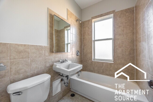 Building Photo - 2712 N Milwaukee Ave