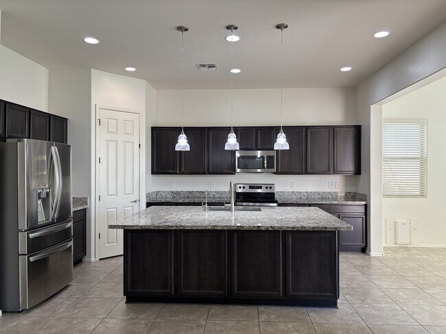 Building Photo - 8037 W Spur Dr