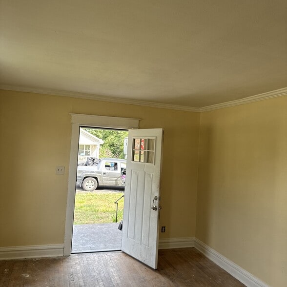 Building Photo - 5349 Janet Ave