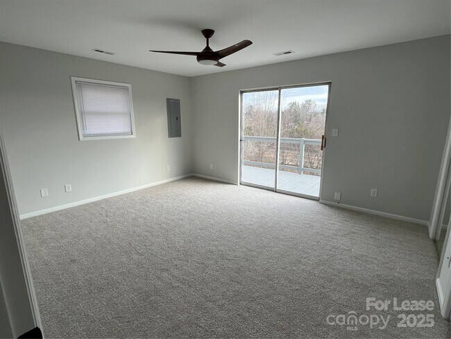 Building Photo - 303 Hi Alta Ave