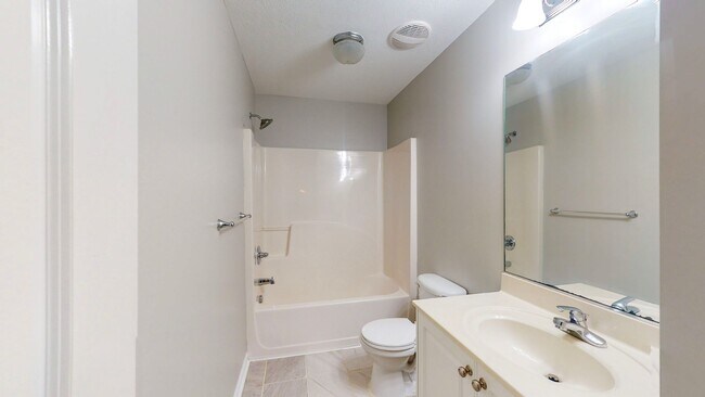Building Photo - 4004 Ellington Dr