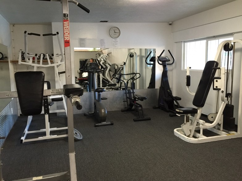 Building Photo - Villa Gardens