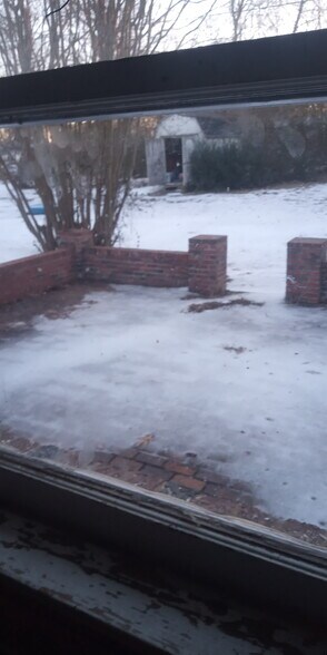 Building Photo - 468 Sunset Dr