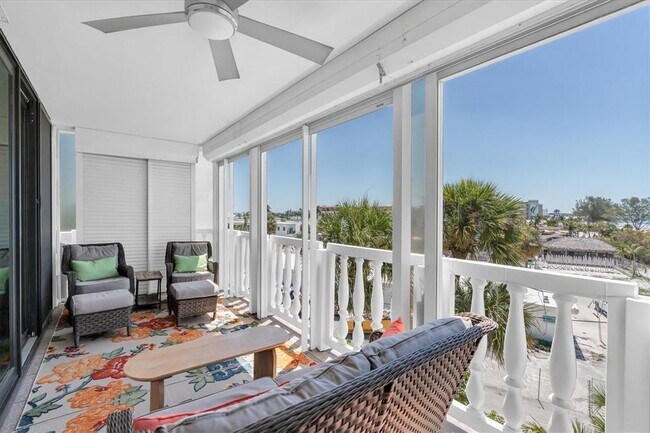 Building Photo - 6500 Sunset Way