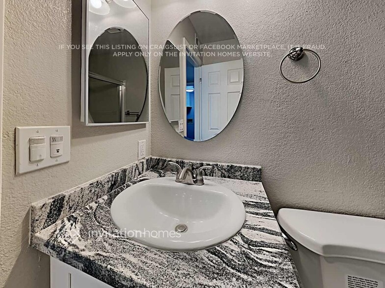 Building Photo - 621 Hovey Way