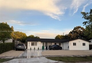 Building Photo - 15915 SW 103rd Pl