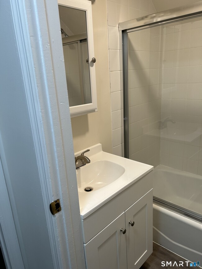 Building Photo - 7 Linden Pl