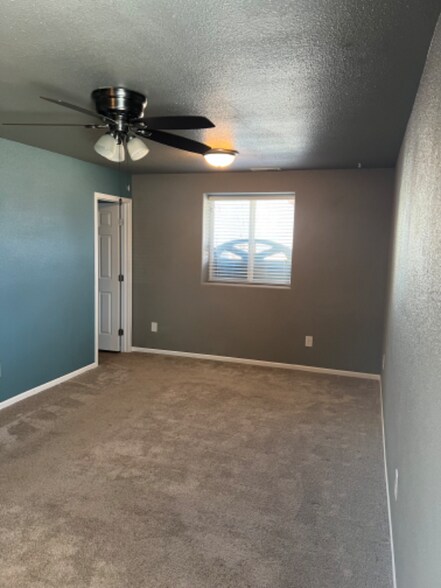 Building Photo - 4012 Grapevine Ln