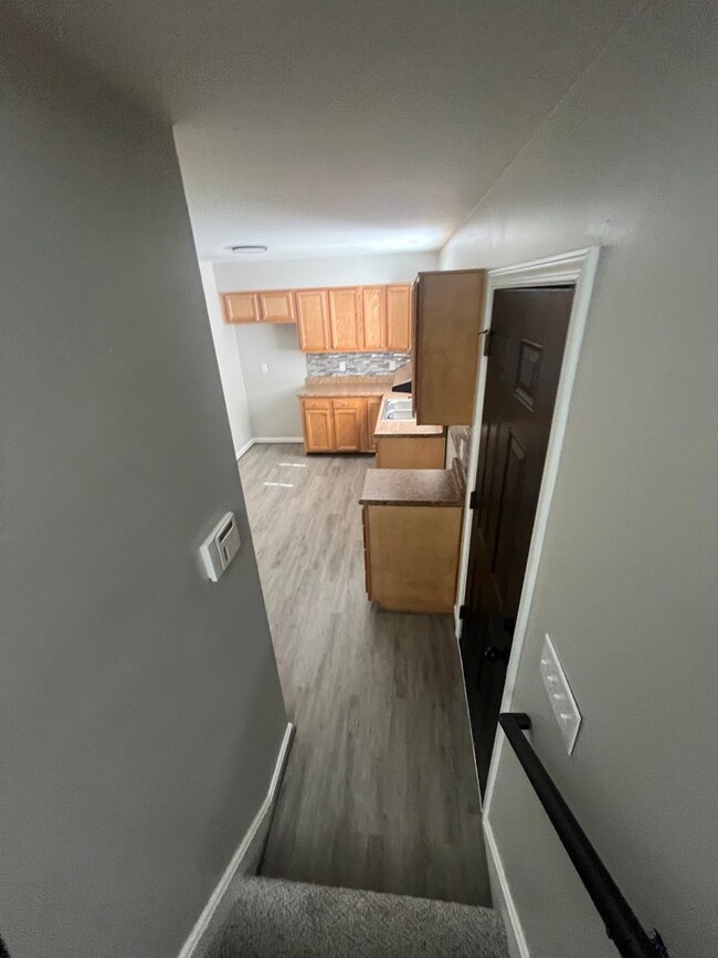 Building Photo - Gorgeous Fully Renovated 4 br/2 bath!