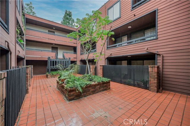 Building Photo - 4425 Whitsett Ave